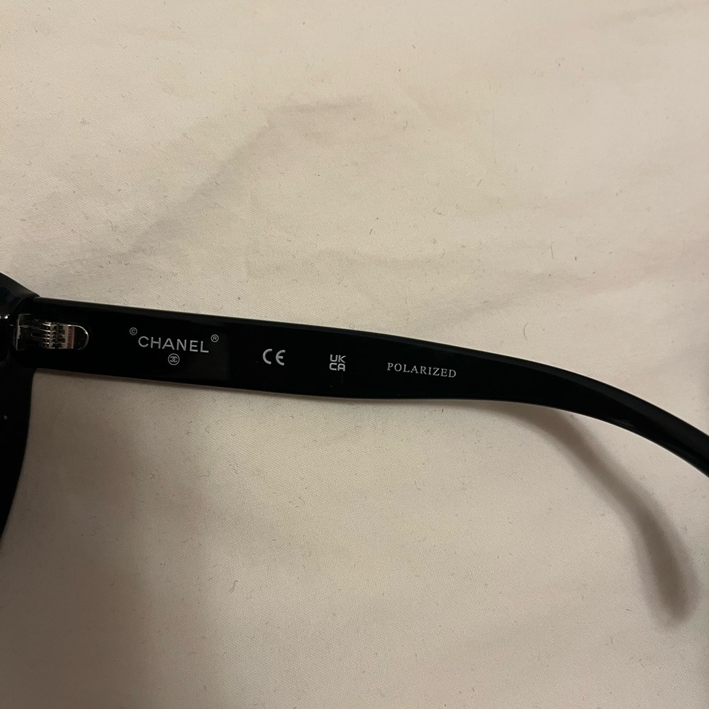 CHANEL Black Sunglasses with Multicolor Logo - Picture 8 of 8